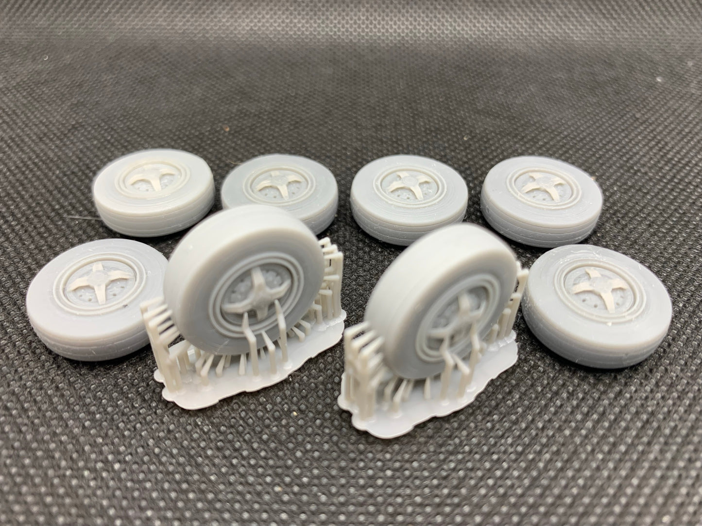 1:48 B-52B Early Style Wheel Set